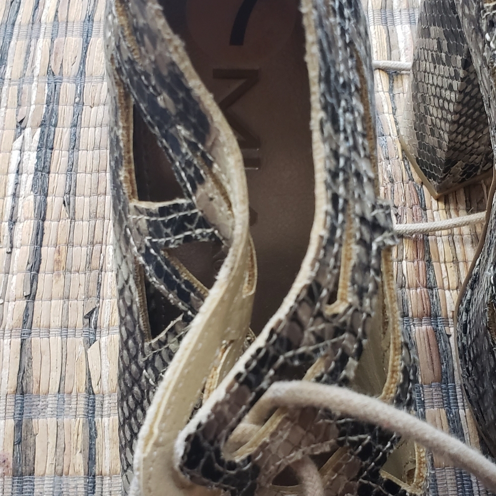 Snake patterned heels - Picture 3 of 4